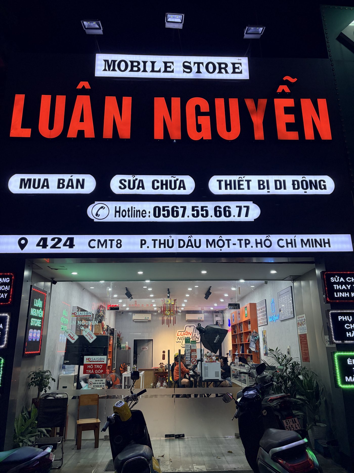 Mặt tiền ban đêm